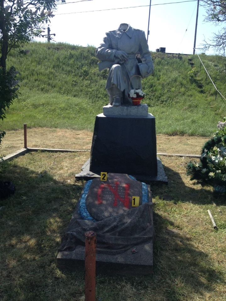 На Волыни вандалы осквернили памятник неизвестному солдату